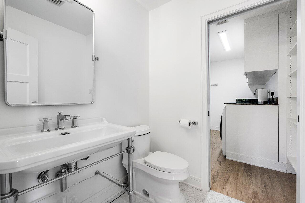 3020 NE 47th St,Lighthouse Point, FL 33064