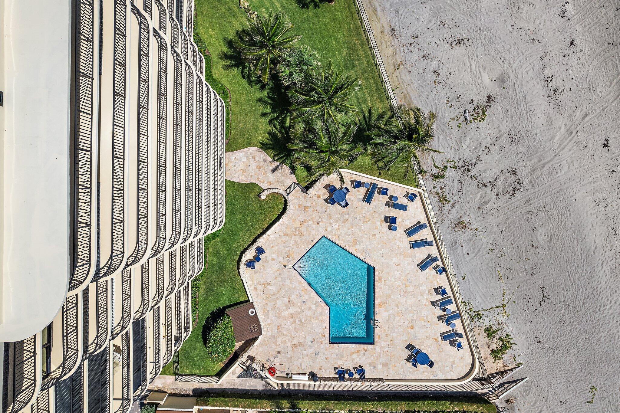 200 Beach Rd #102 Tequesta, FL 33469