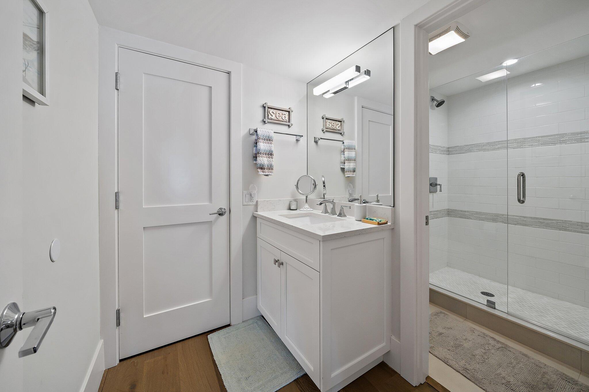 200 Beach Rd #102 Tequesta, FL 33469