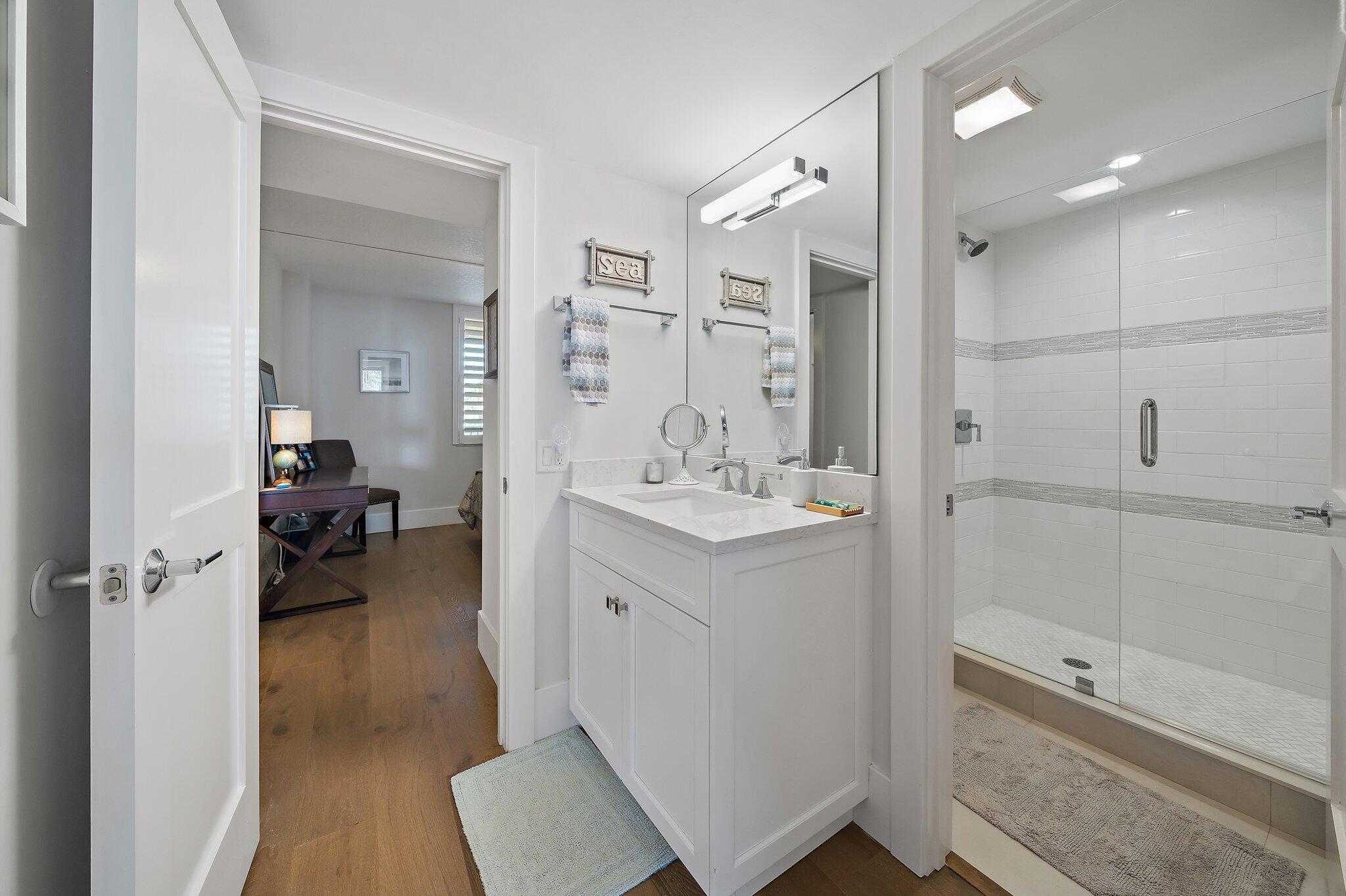 200 Beach Rd #102 Tequesta, FL 33469