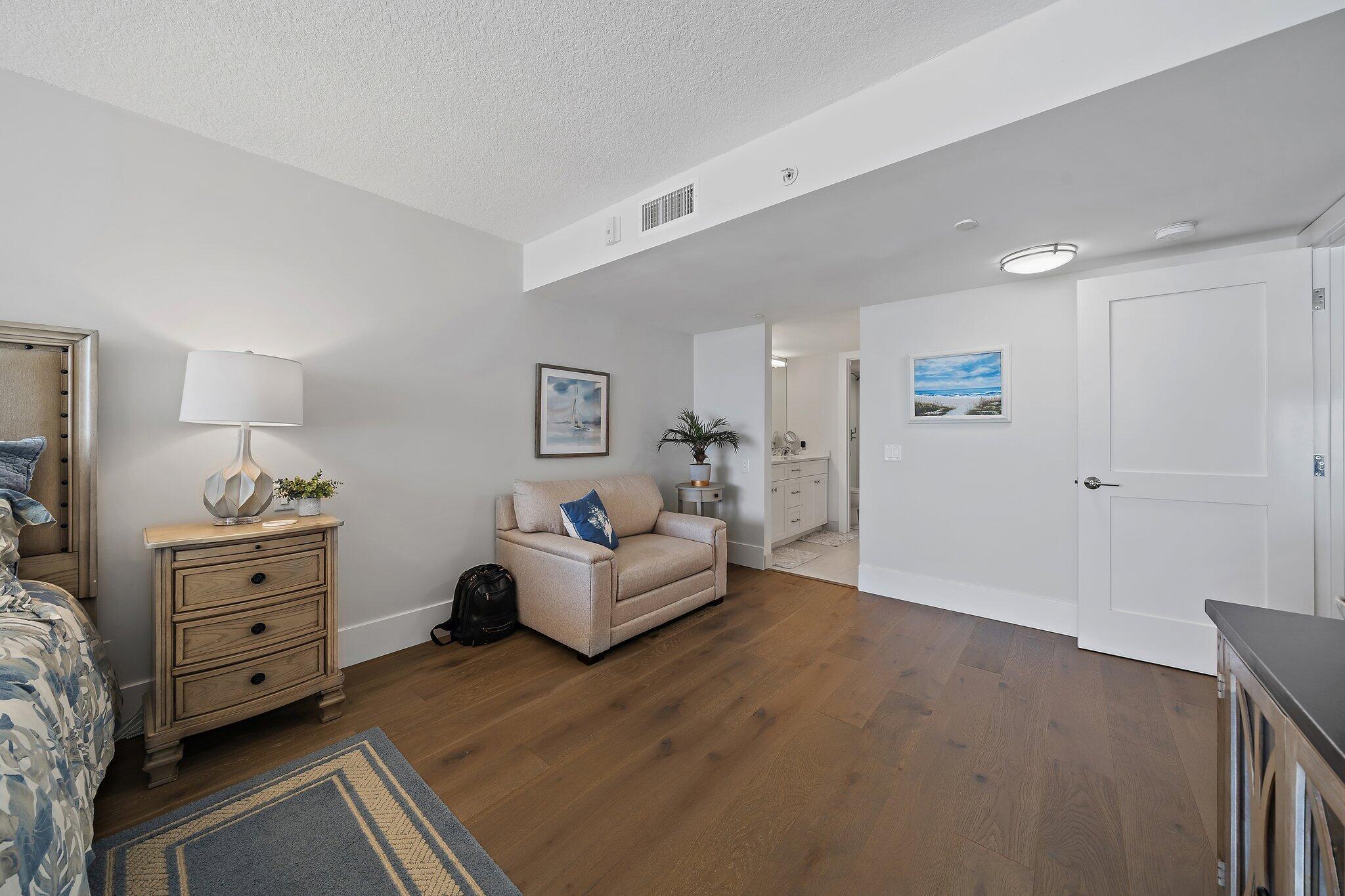 200 Beach Rd #102 Tequesta, FL 33469