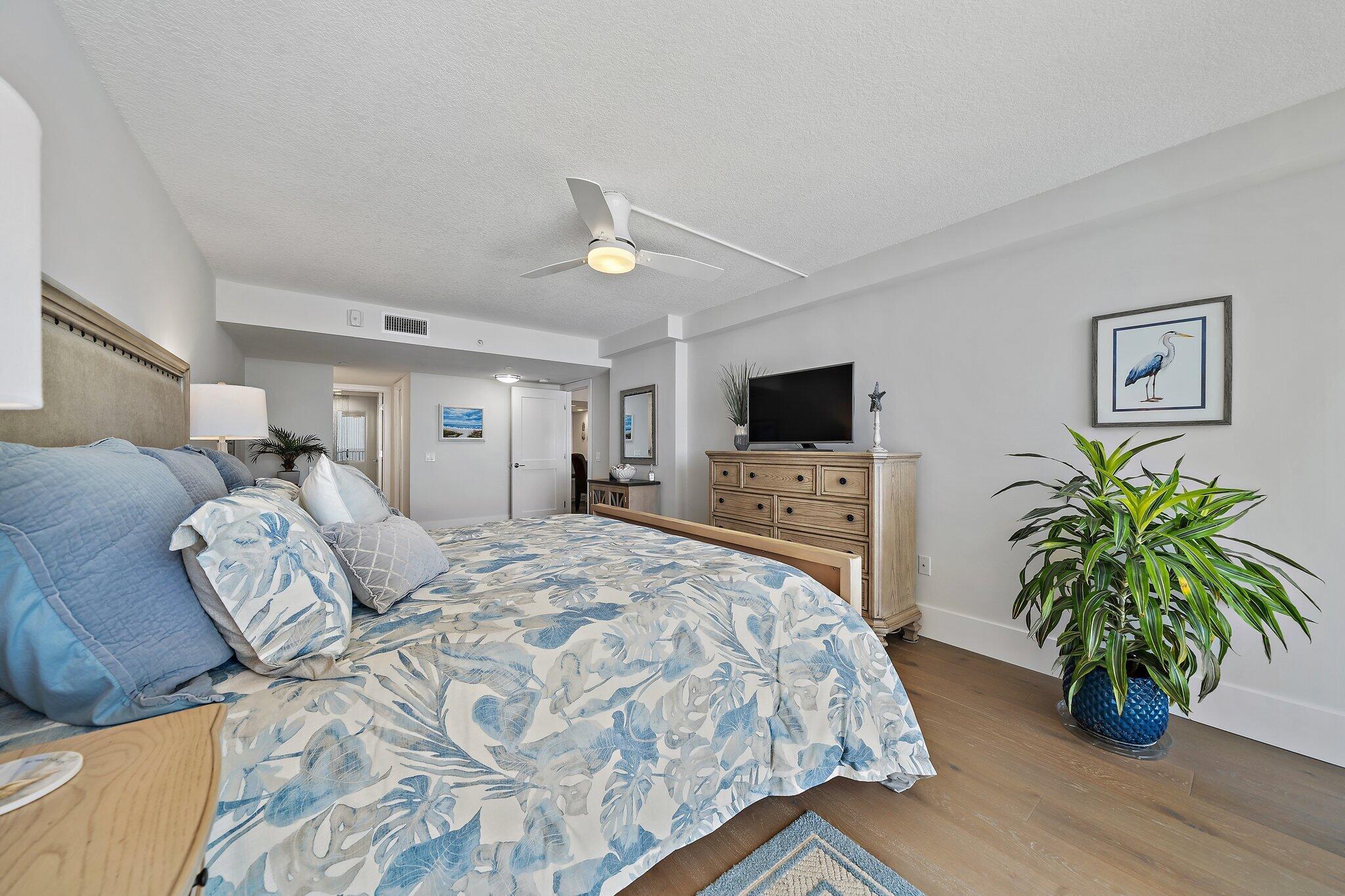 200 Beach Rd #102 Tequesta, FL 33469