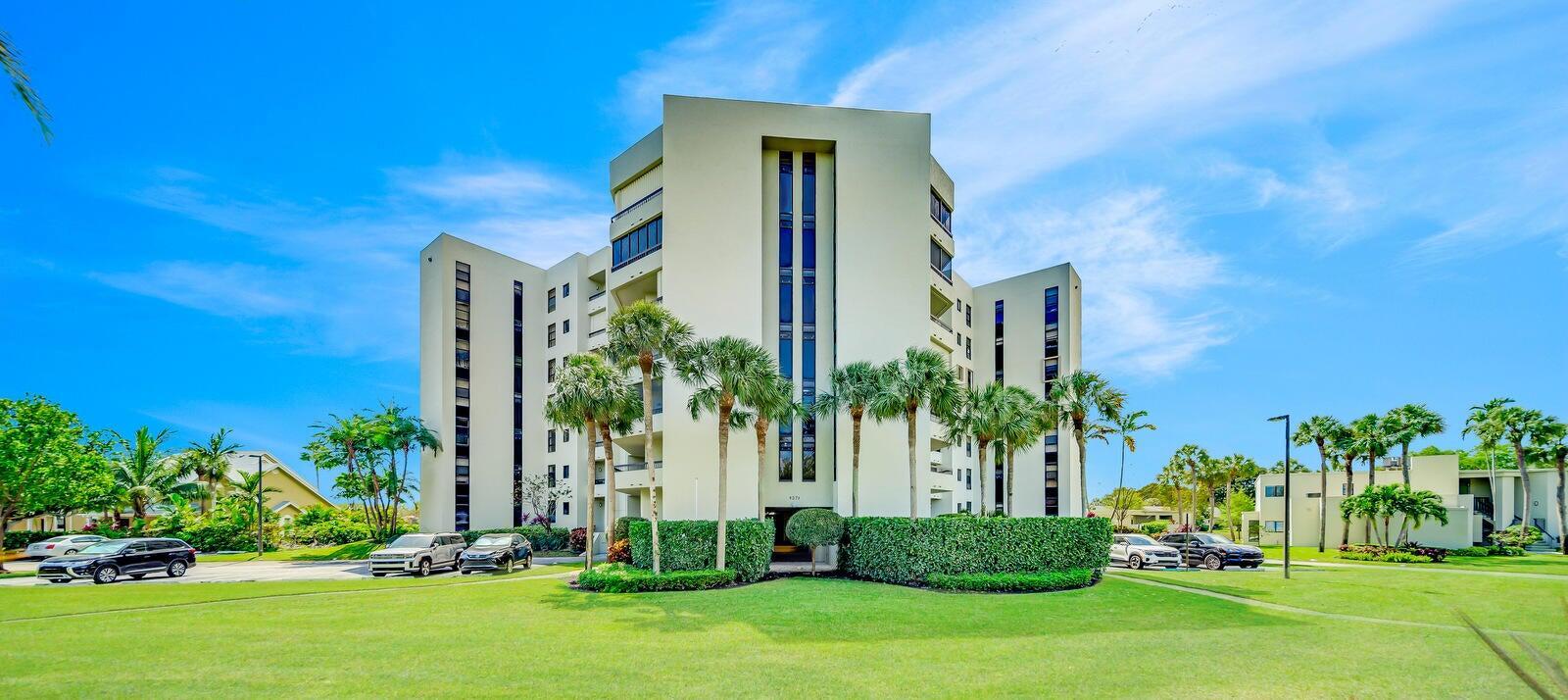 6372 La Costa Dr #306