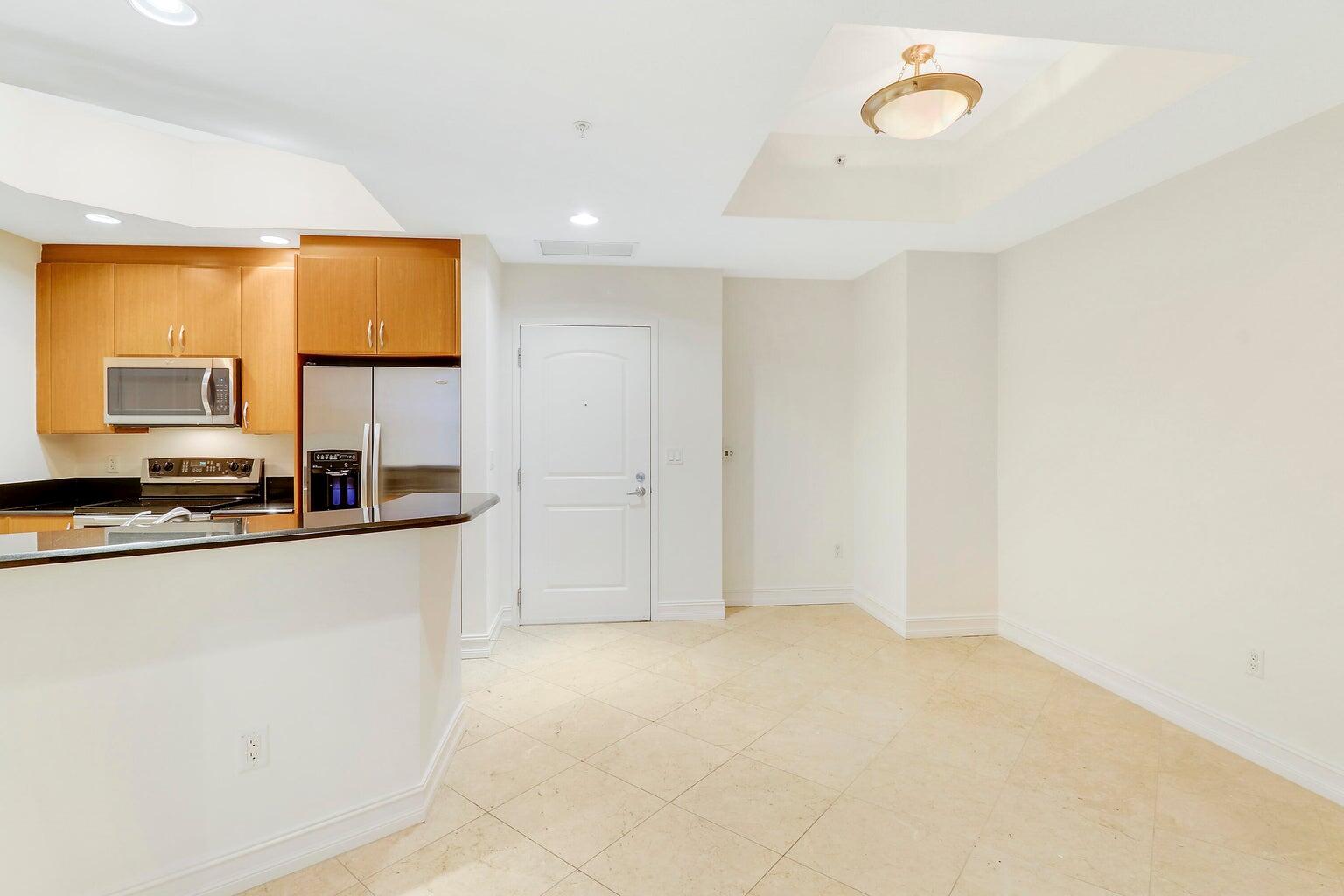 701 S Olive Ave #712
