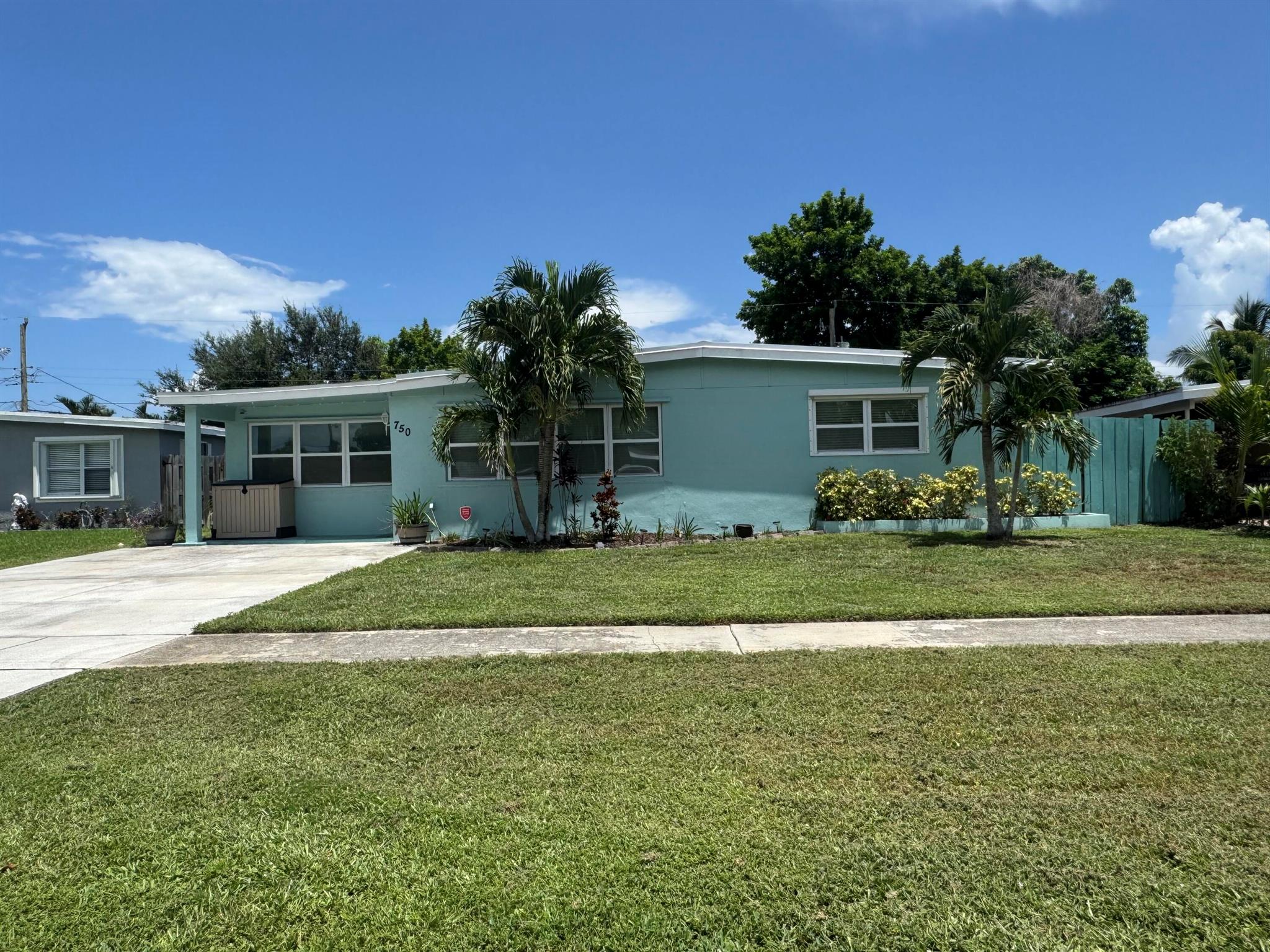 750 Hibiscus Dr