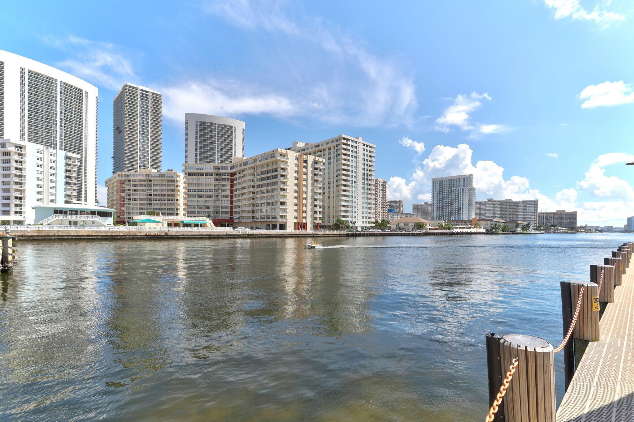 image Beachwalk Condominium50