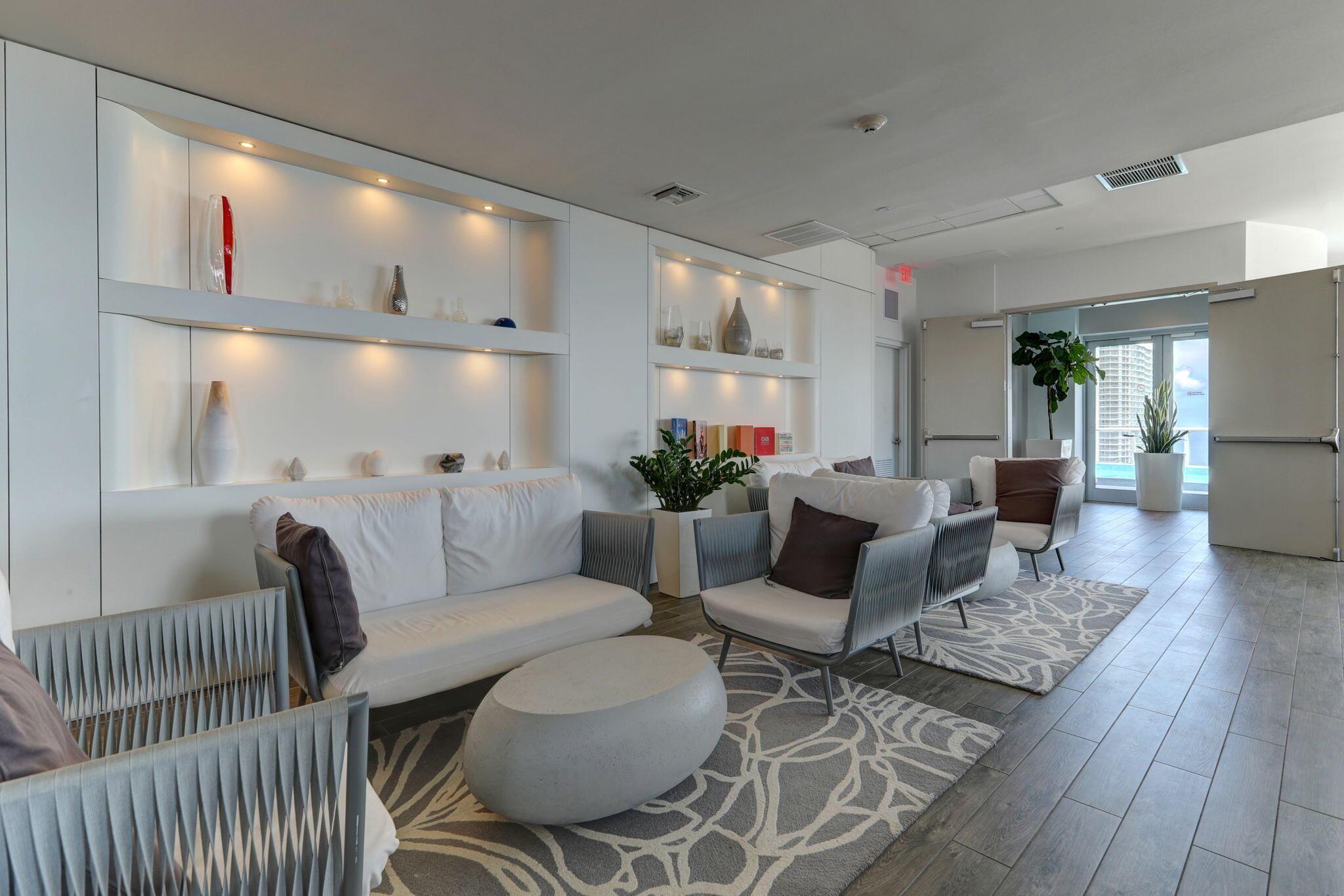 image Beachwalk Condominium63