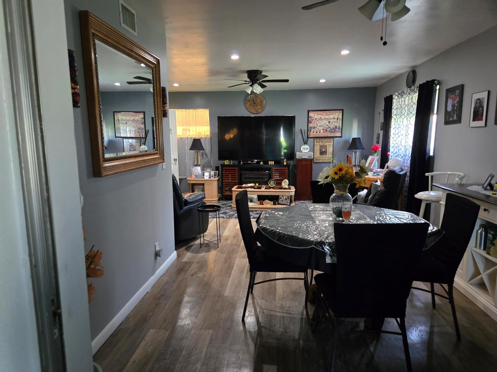 24 Colonial Clb Dr #101