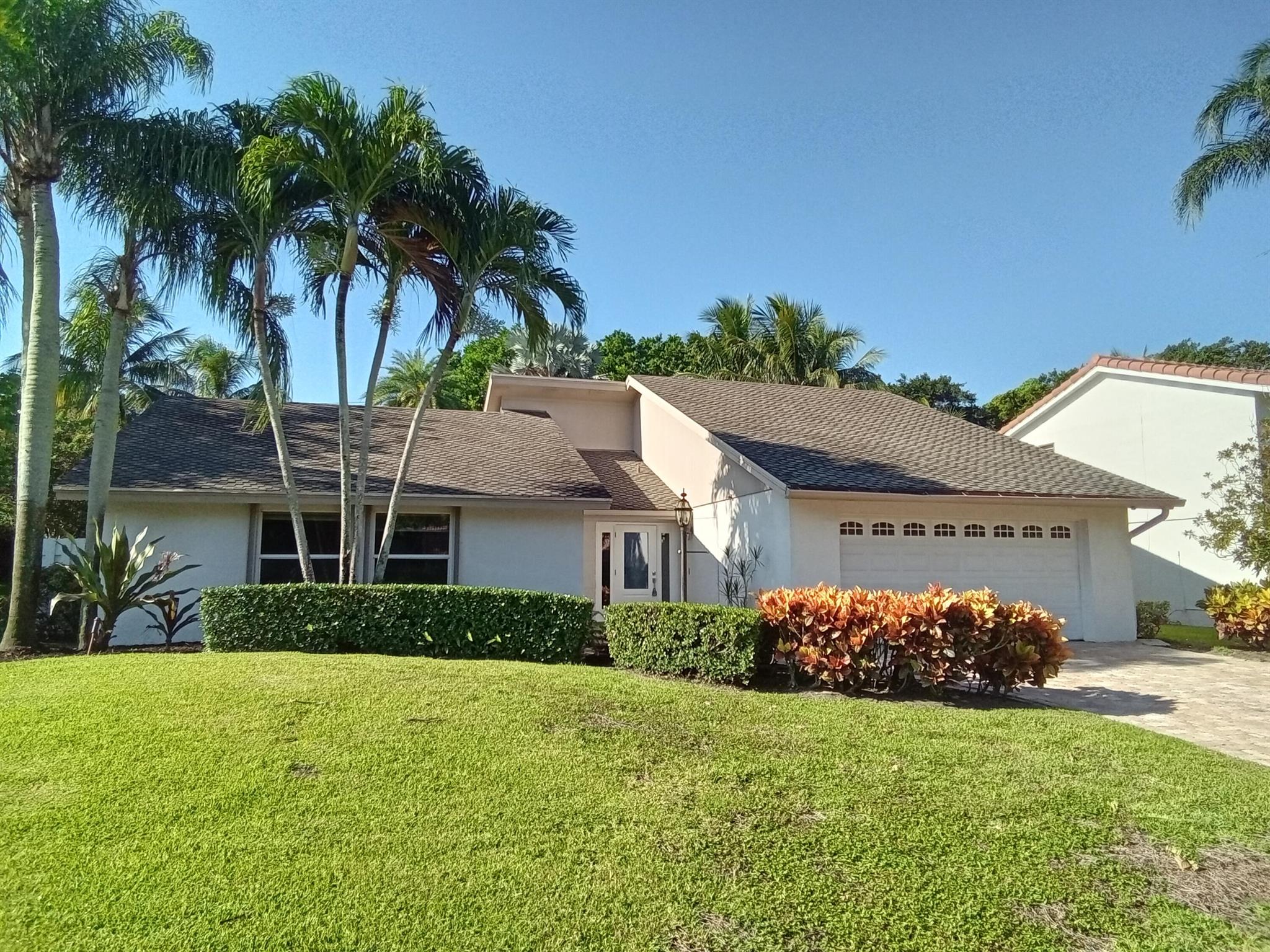 6180 Celadon Cir