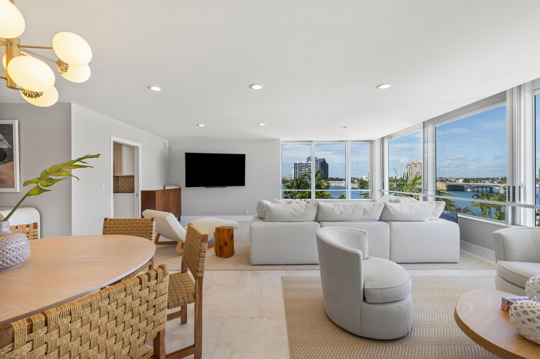 44 Cocoanut Row #510/511 B