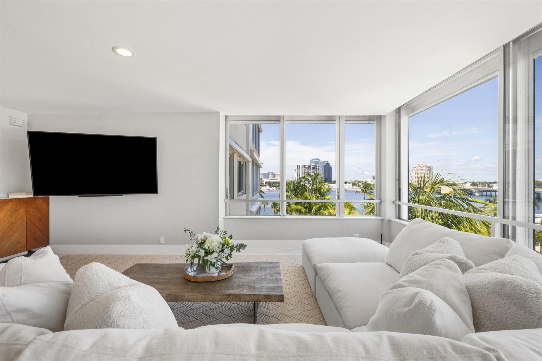 44 Cocoanut Row #510/511 B Palm Beach, FL 33480