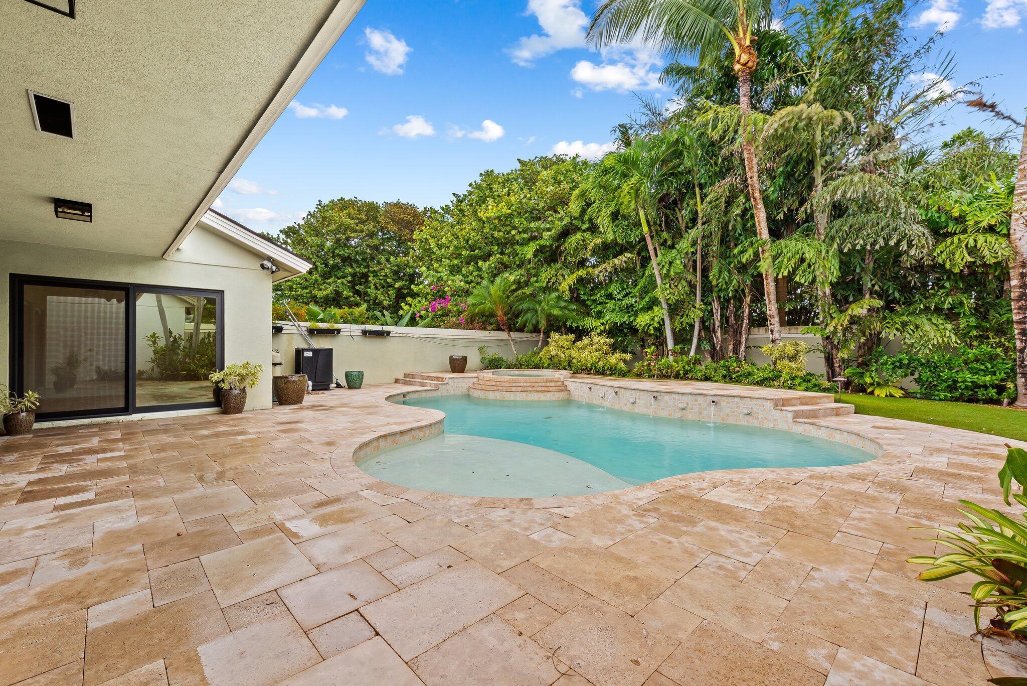 141 Sand Pine Dr Jupiter, FL 33477