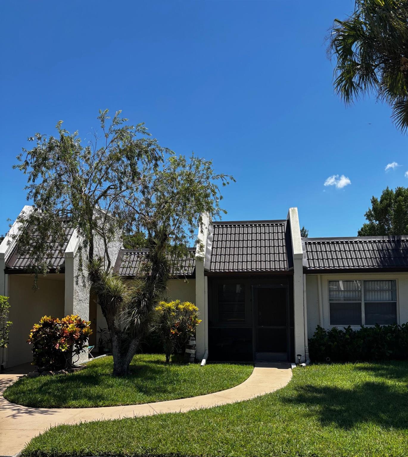 126 Lake Rebecca Dr #H