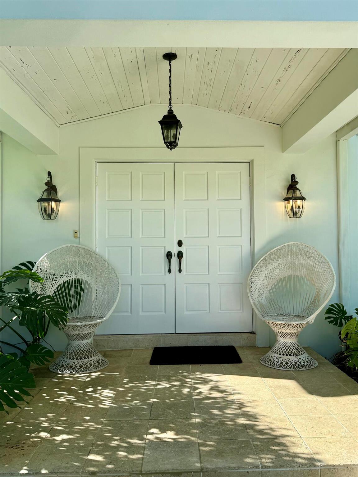 222 Miraflores Dr