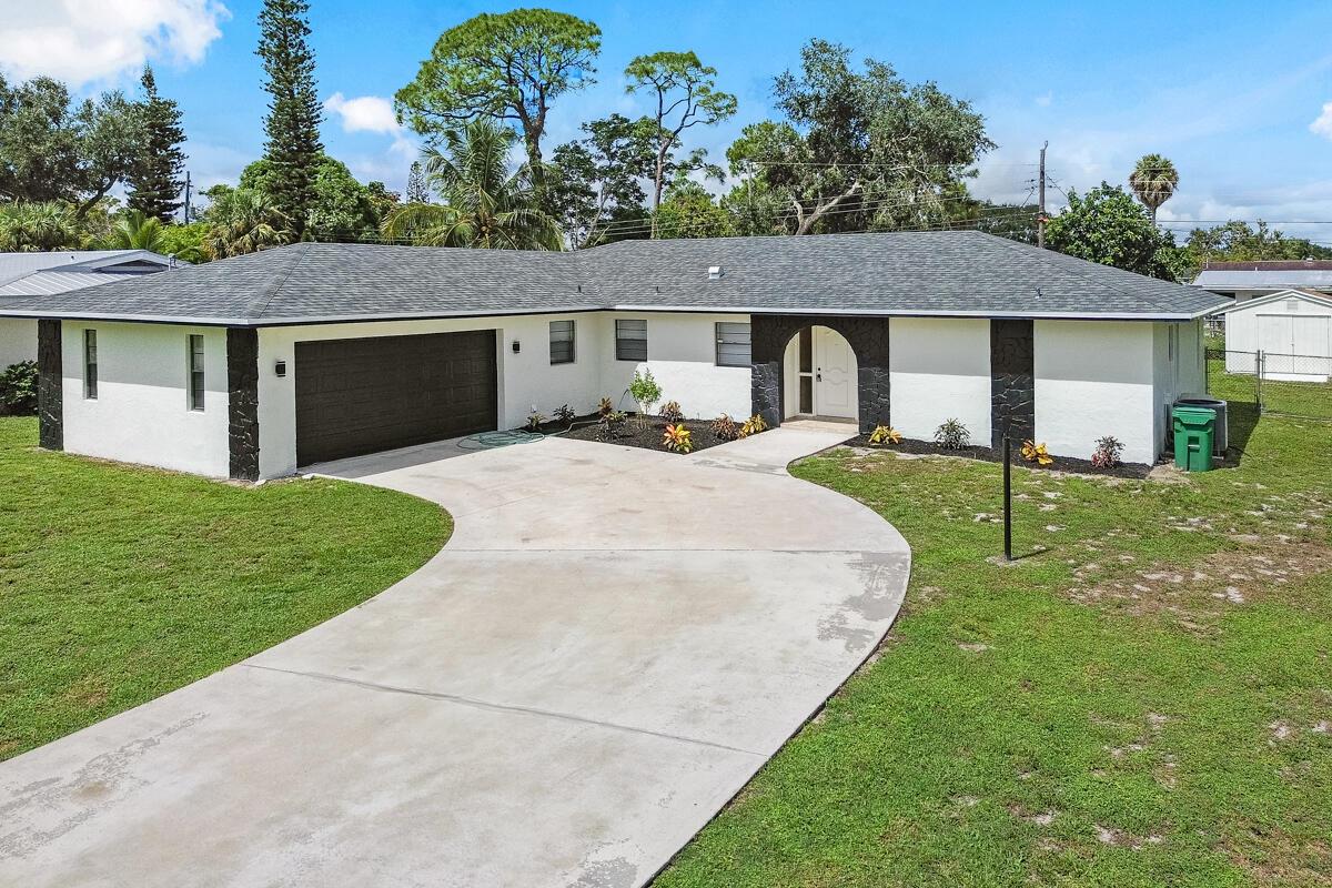 417 SE Tranquilla Ave