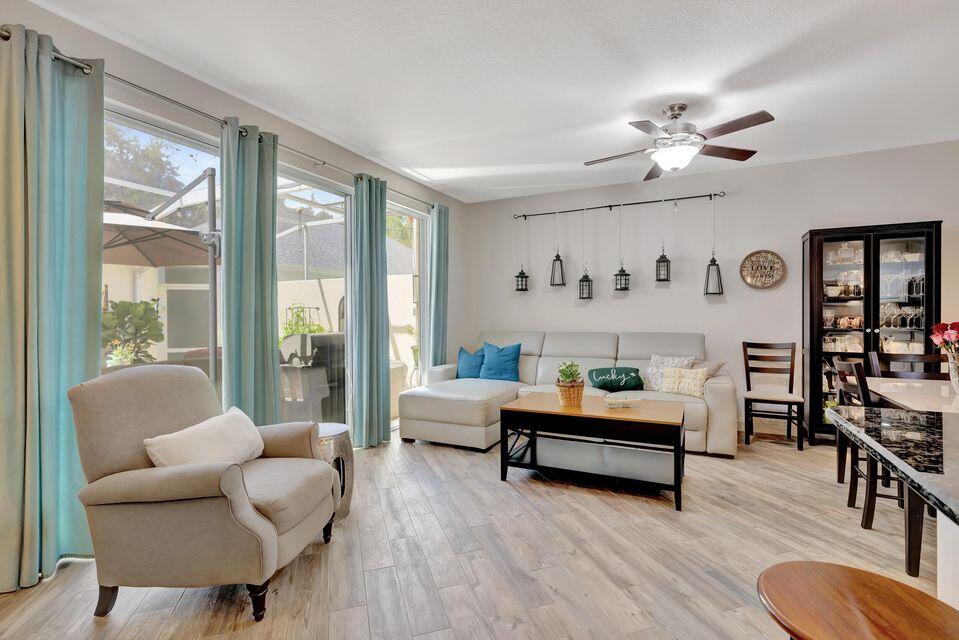 180 Freeport Dr Jupiter, FL 33458