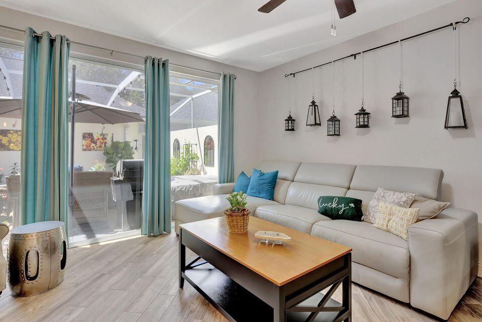 180 Freeport Dr Jupiter, FL 33458