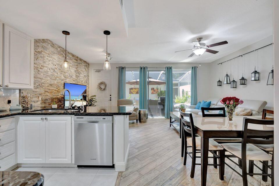 180 Freeport Dr Jupiter, FL 33458