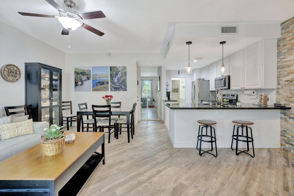 180 Freeport Dr Jupiter, FL 33458