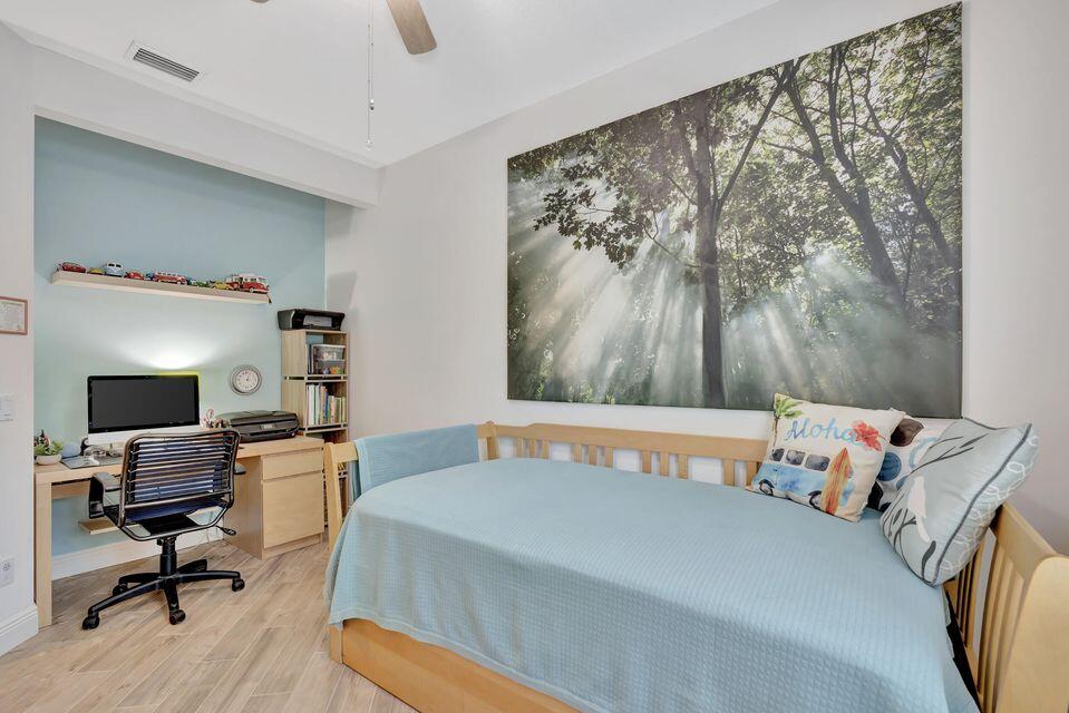 180 Freeport Dr Jupiter, FL 33458