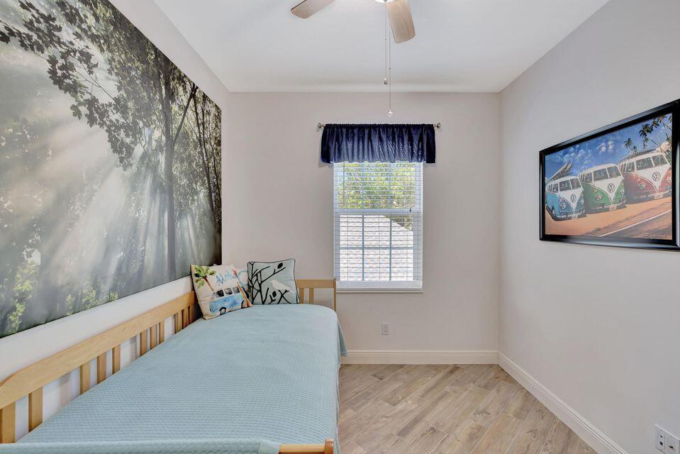 180 Freeport Dr Jupiter, FL 33458