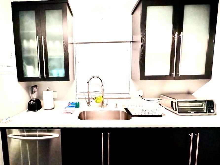 2424 NE 9th #112 Fort Lauderdale, FL 33304