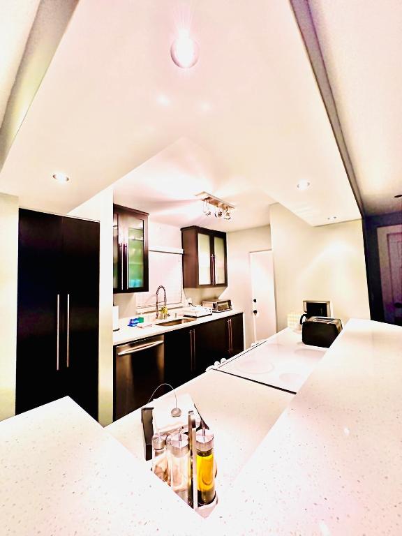 2424 NE 9th #112 Fort Lauderdale, FL 33304