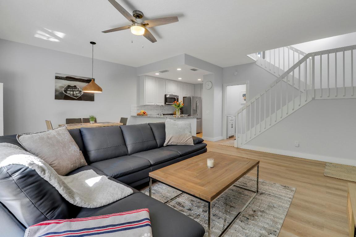 18 Tall Oaks Tequesta, FL 33469