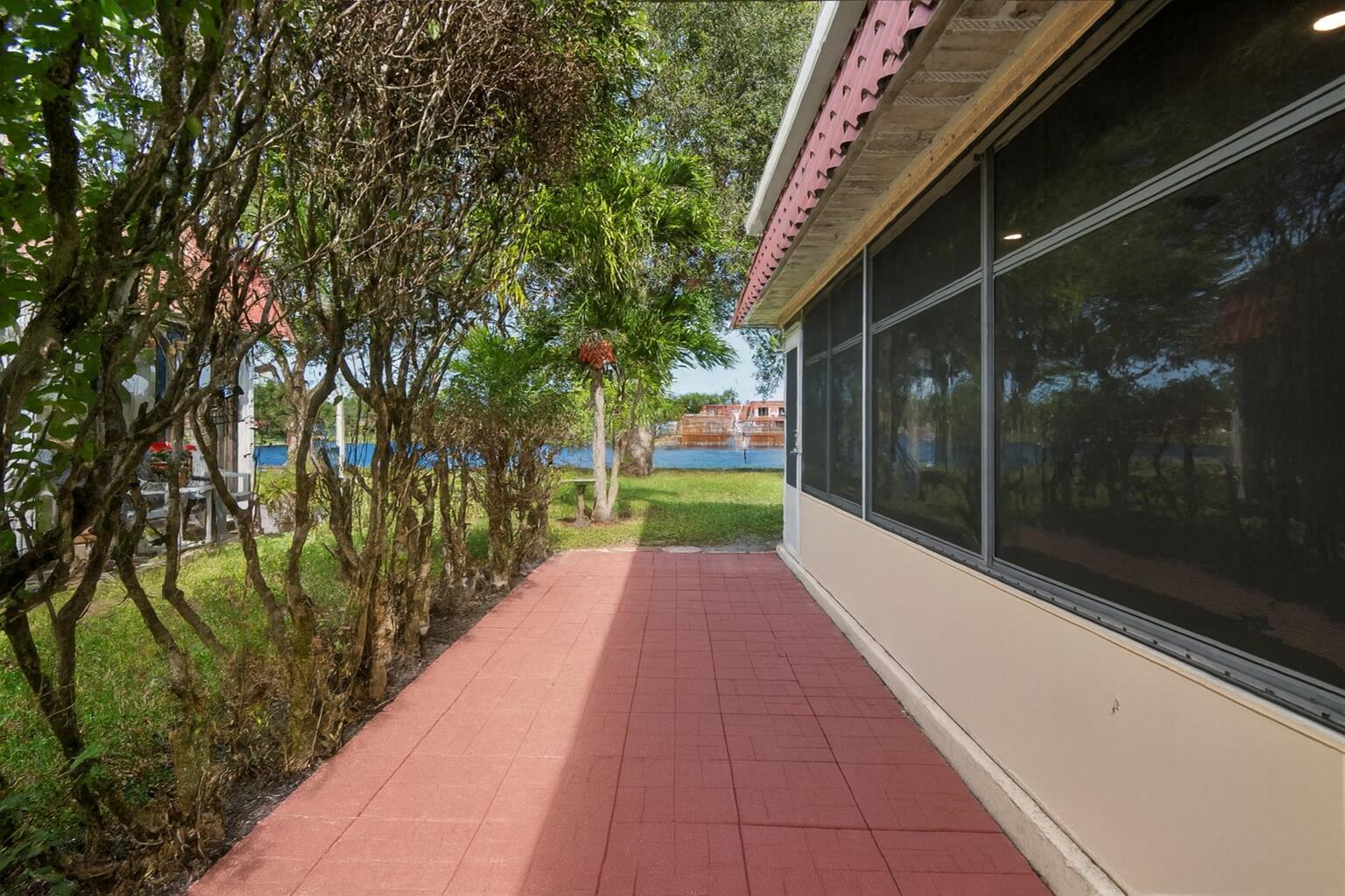 769 Nantucket Cir Lake Worth, FL 33467