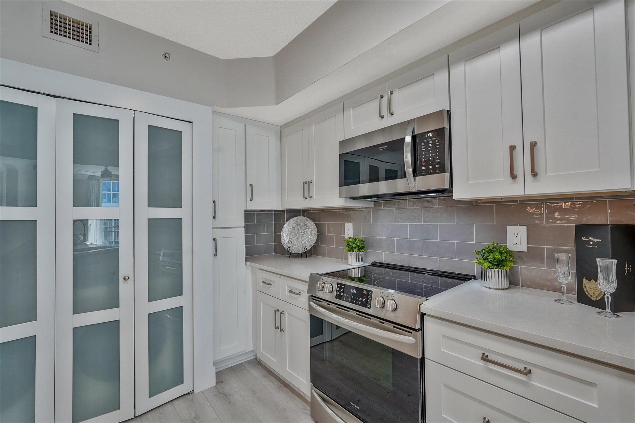 600 S Dixie Hwy #637