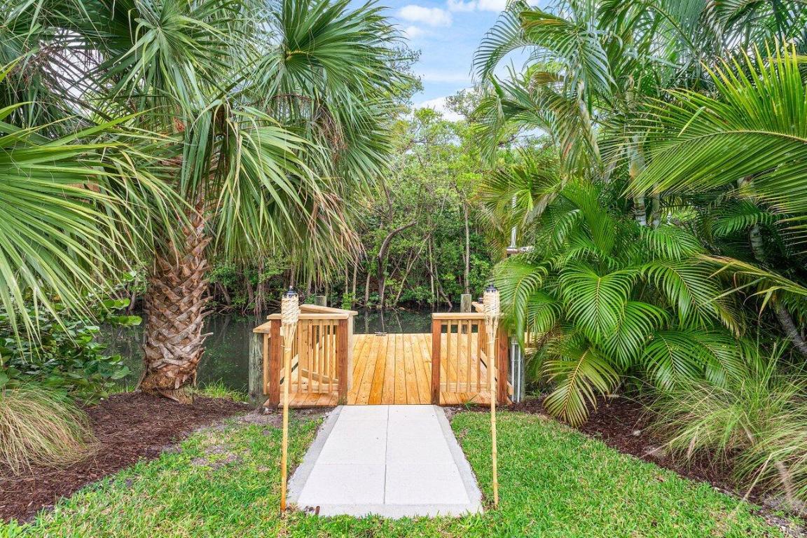 11823 Lake Shr Palm Beach Gardens, FL 33408