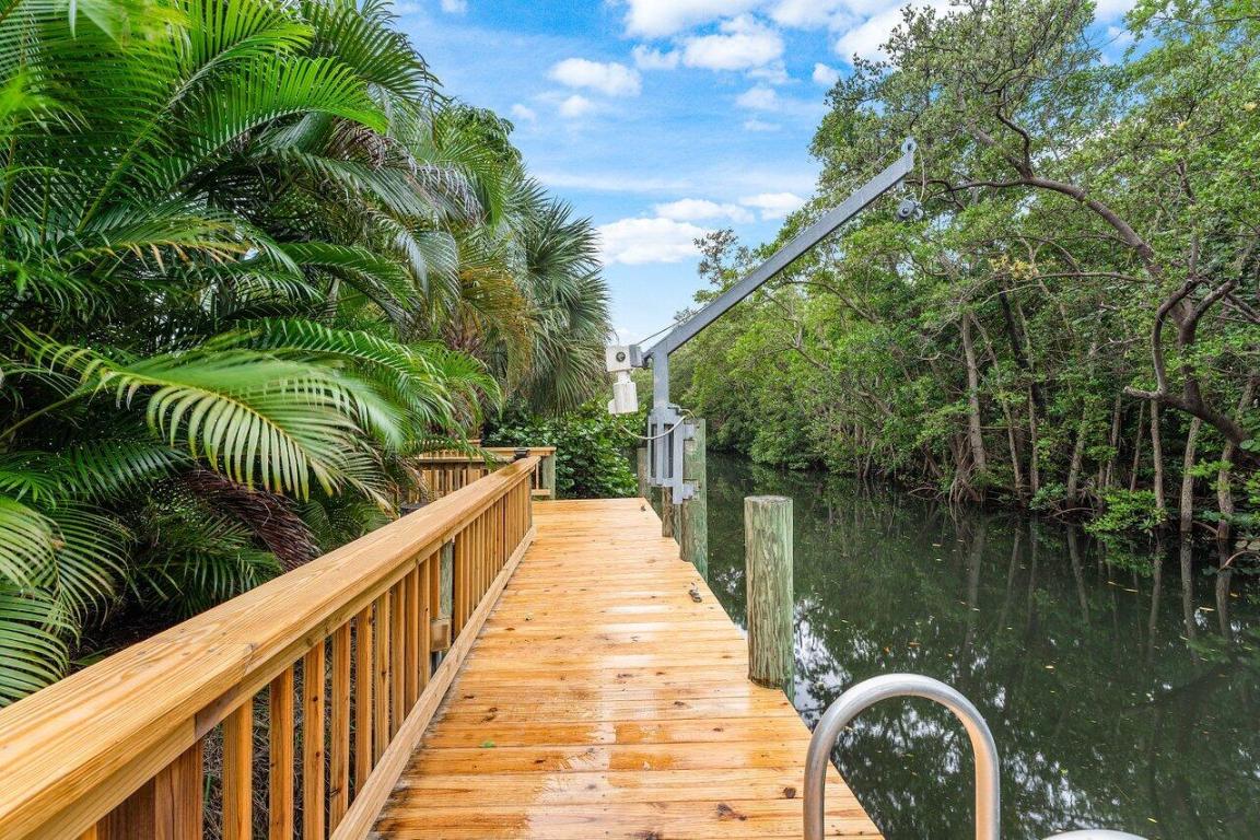 11823 Lake Shr Palm Beach Gardens, FL 33408