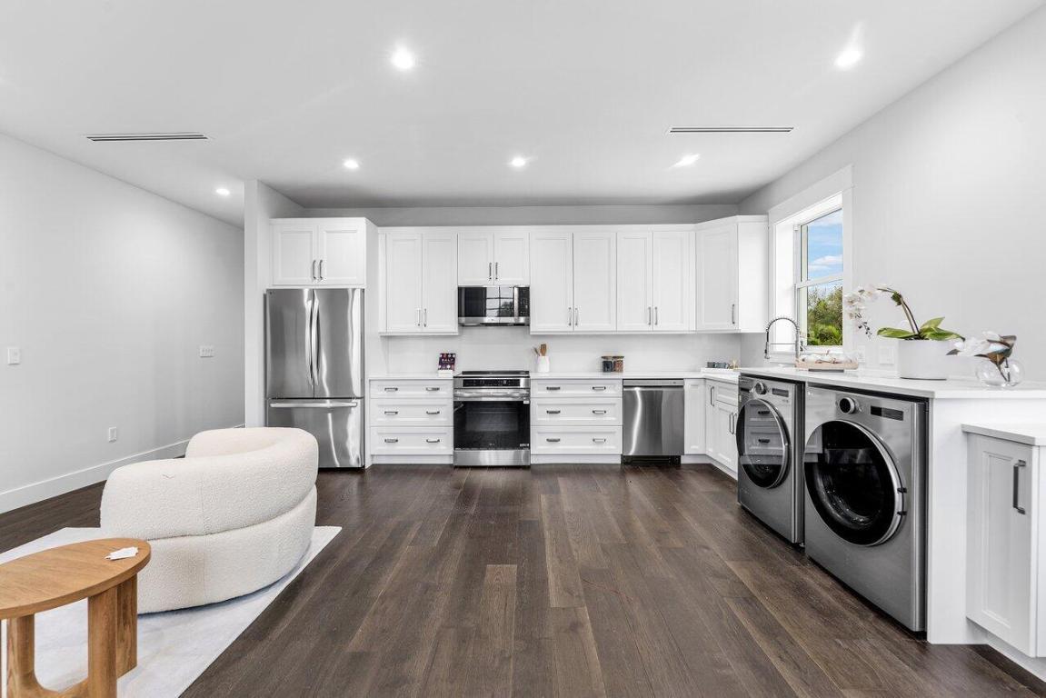 11823 Lake Shr Palm Beach Gardens, FL 33408