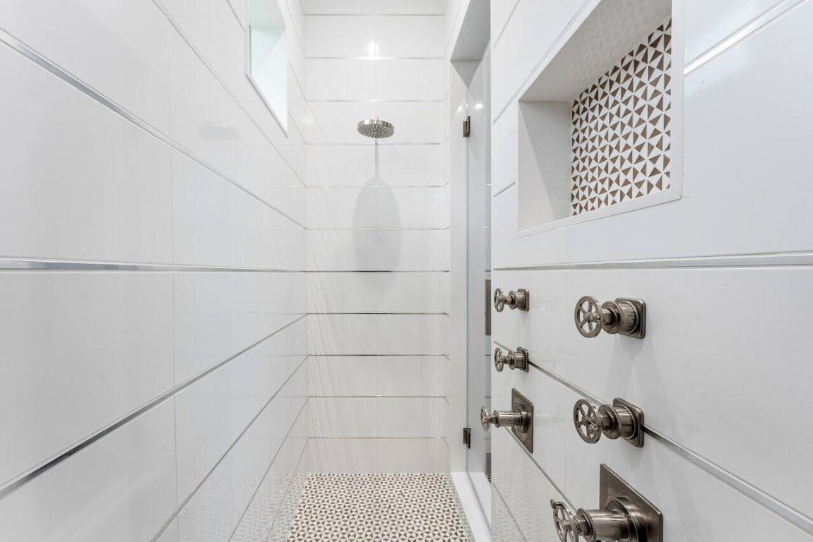 11823 Lake Shr Palm Beach Gardens, FL 33408