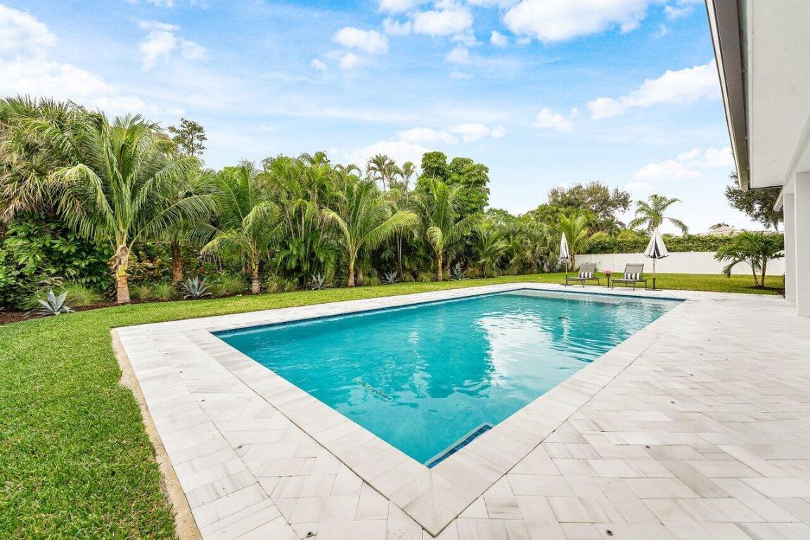 11823 Lake Shr Palm Beach Gardens, FL 33408