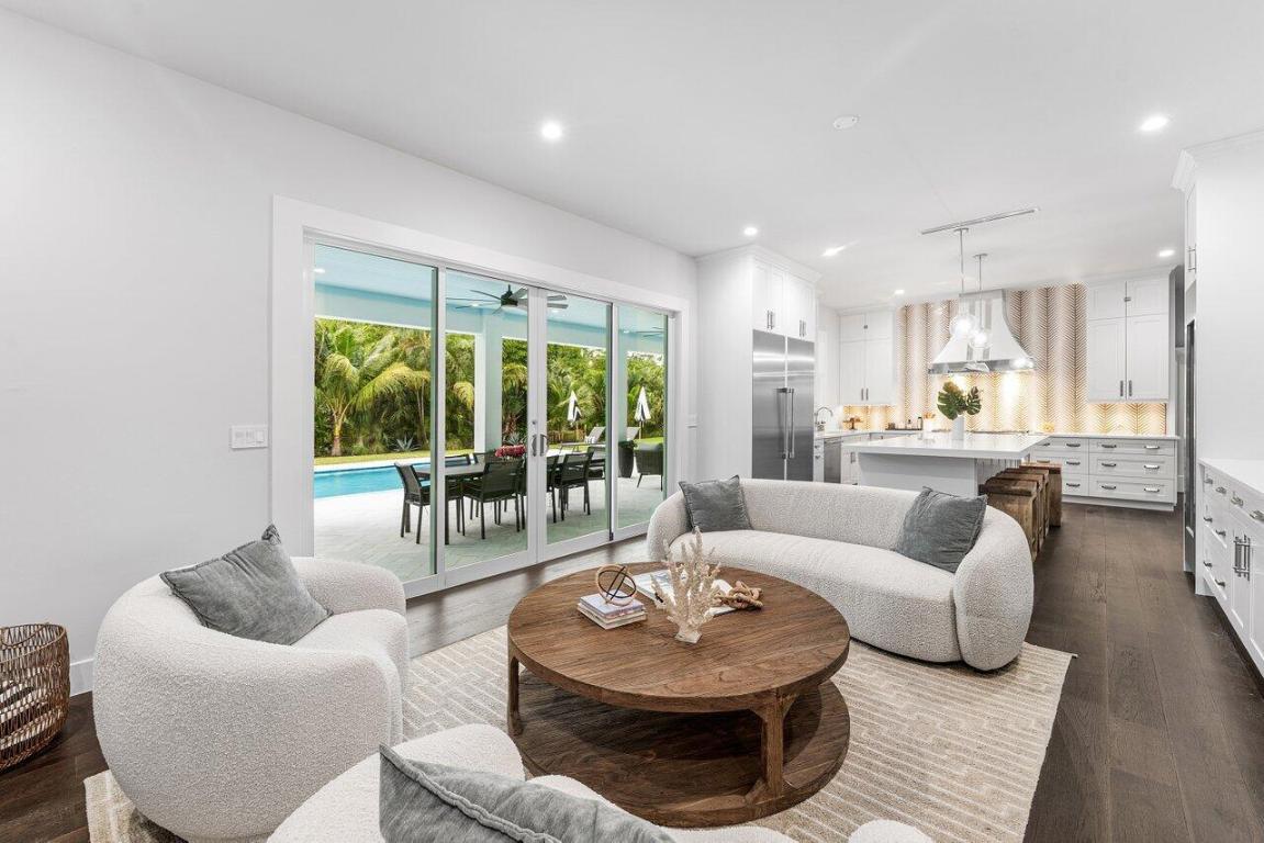 11823 Lake Shr Palm Beach Gardens, FL 33408