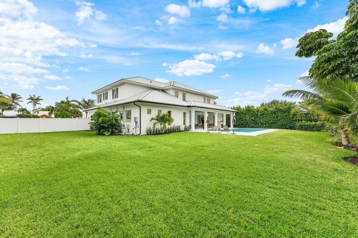 11823 Lake Shr Palm Beach Gardens, FL 33408