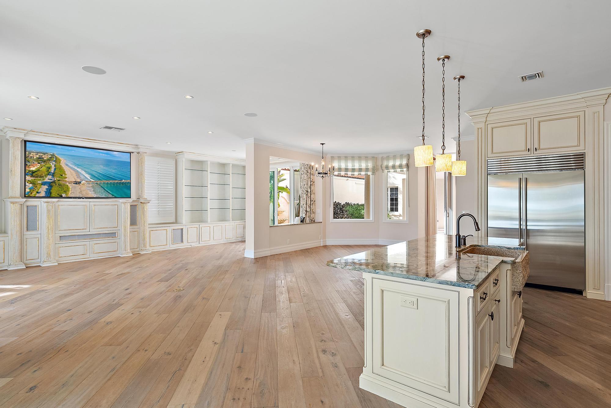 712 Ocean Dr Juno Beach, FL 33408