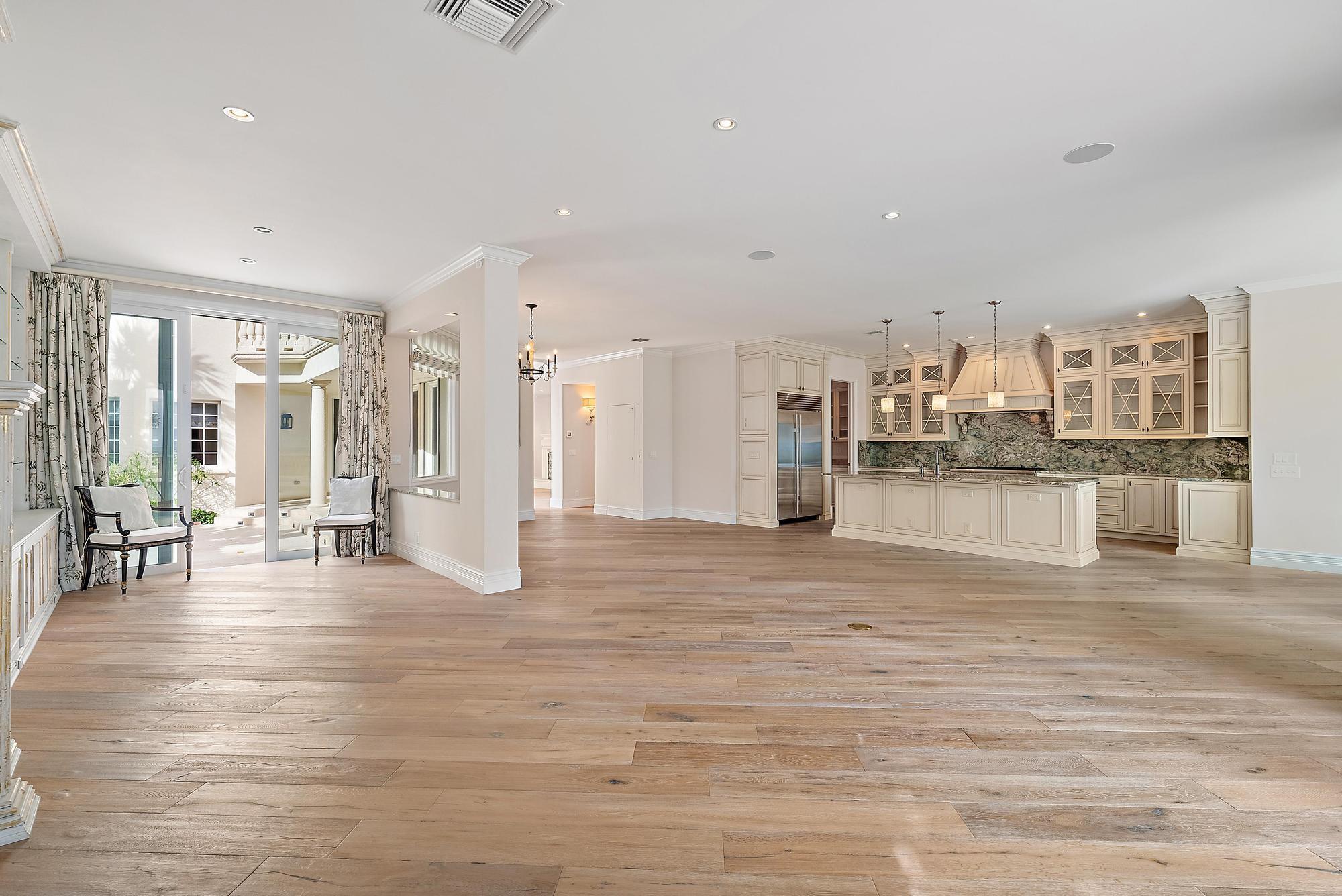 712 Ocean Dr Juno Beach, FL 33408