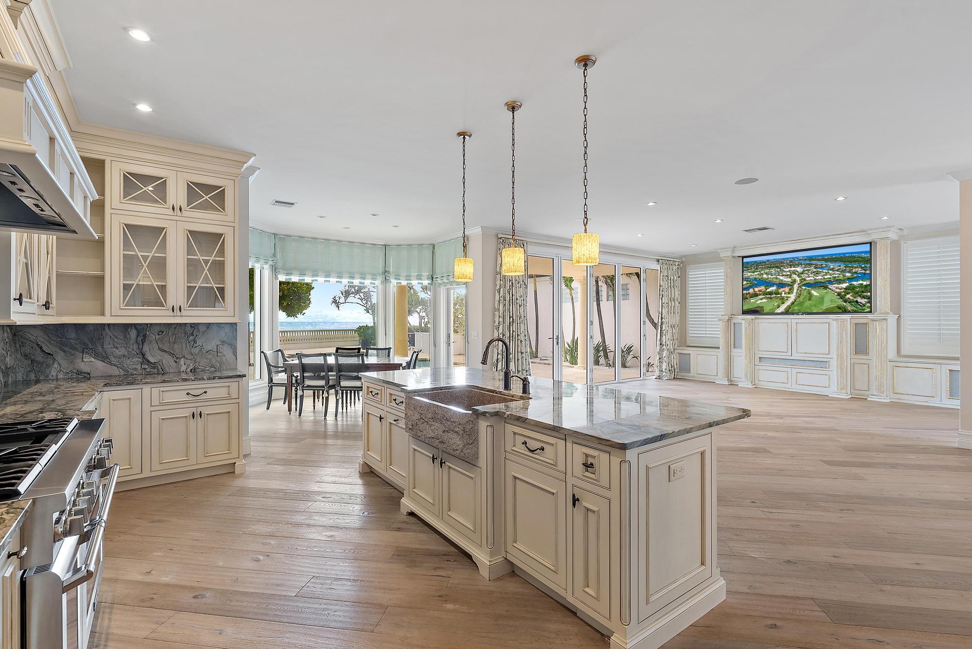 712 Ocean Dr Juno Beach, FL 33408