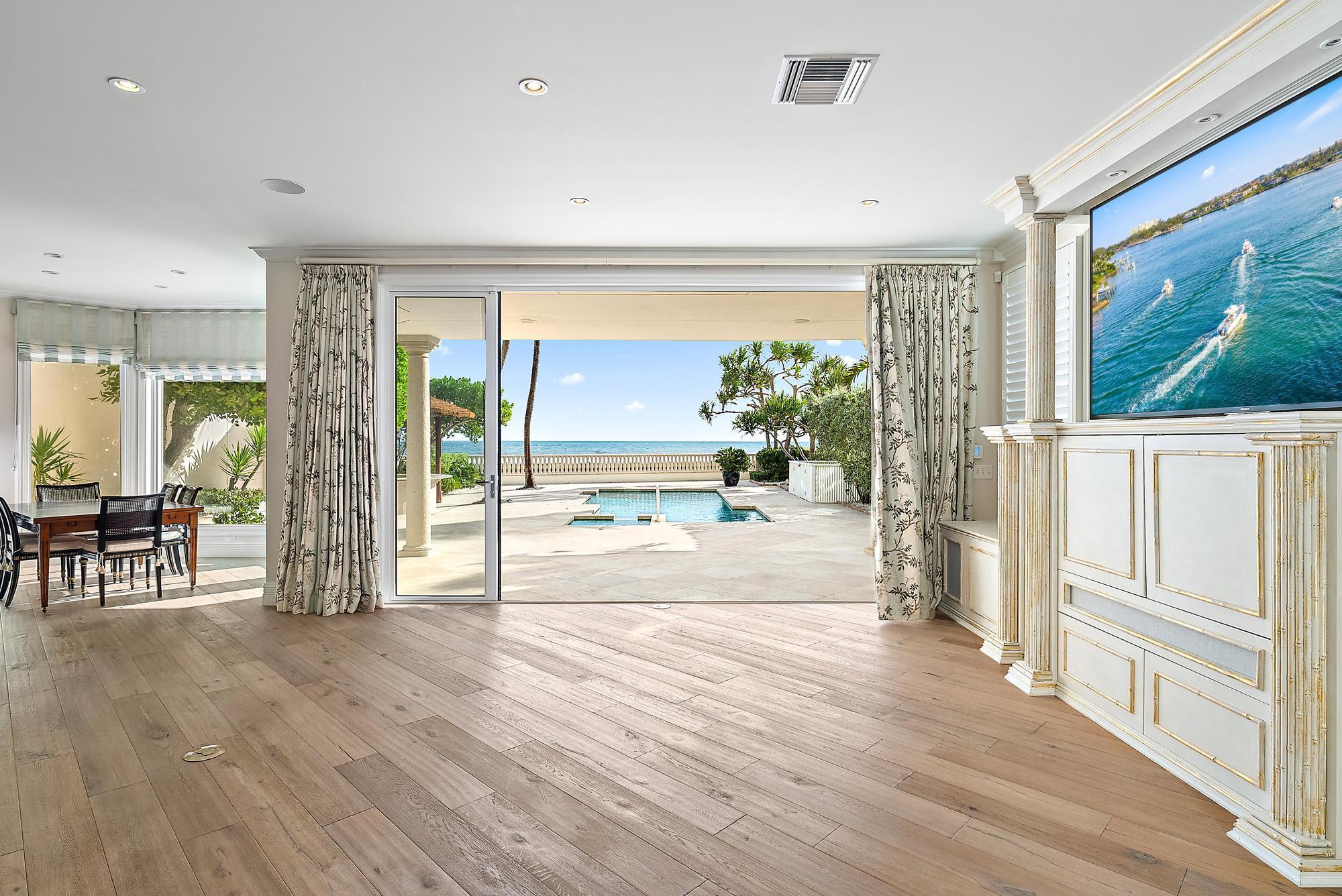 712 Ocean Dr Juno Beach, FL 33408