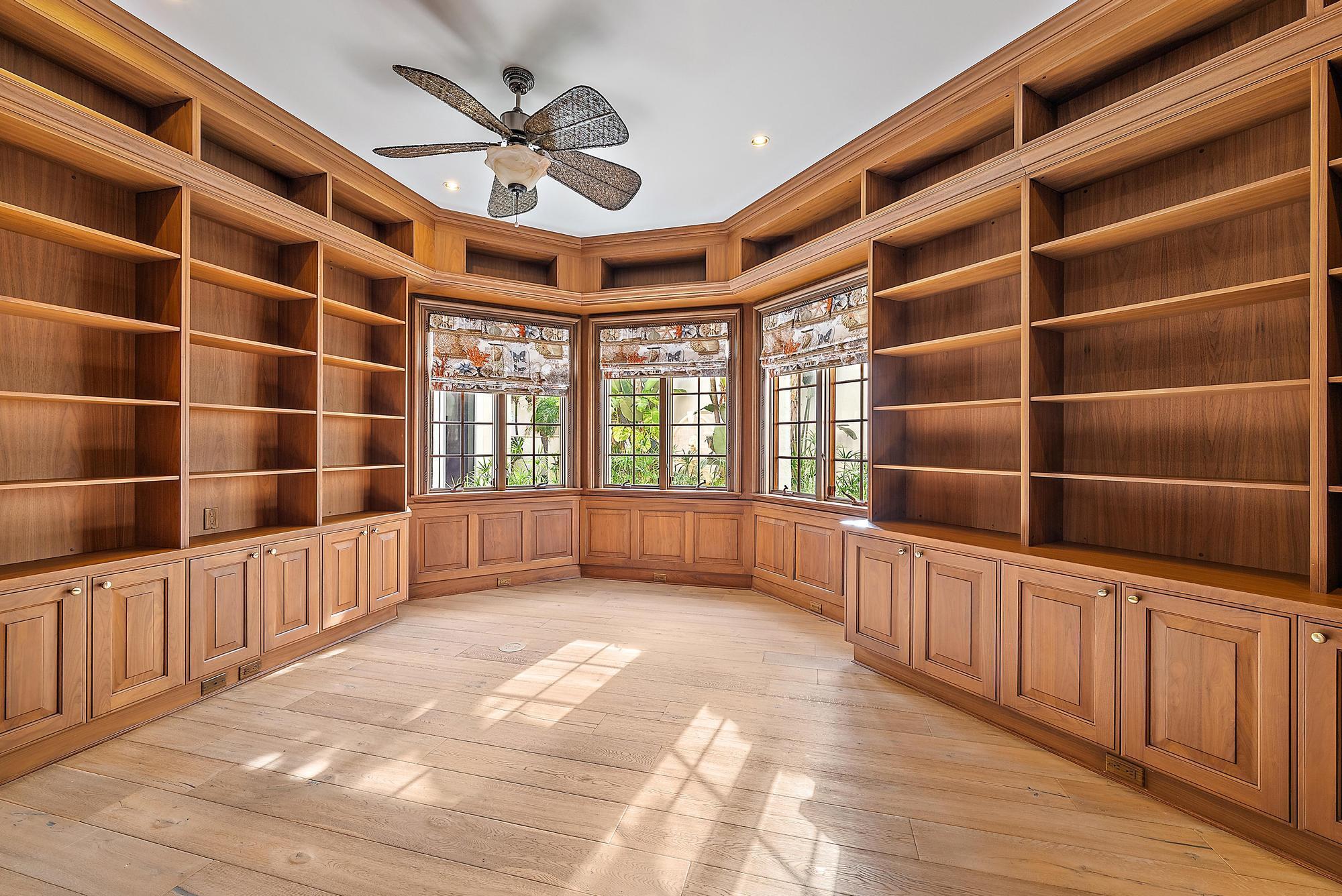 712 Ocean Dr Juno Beach, FL 33408