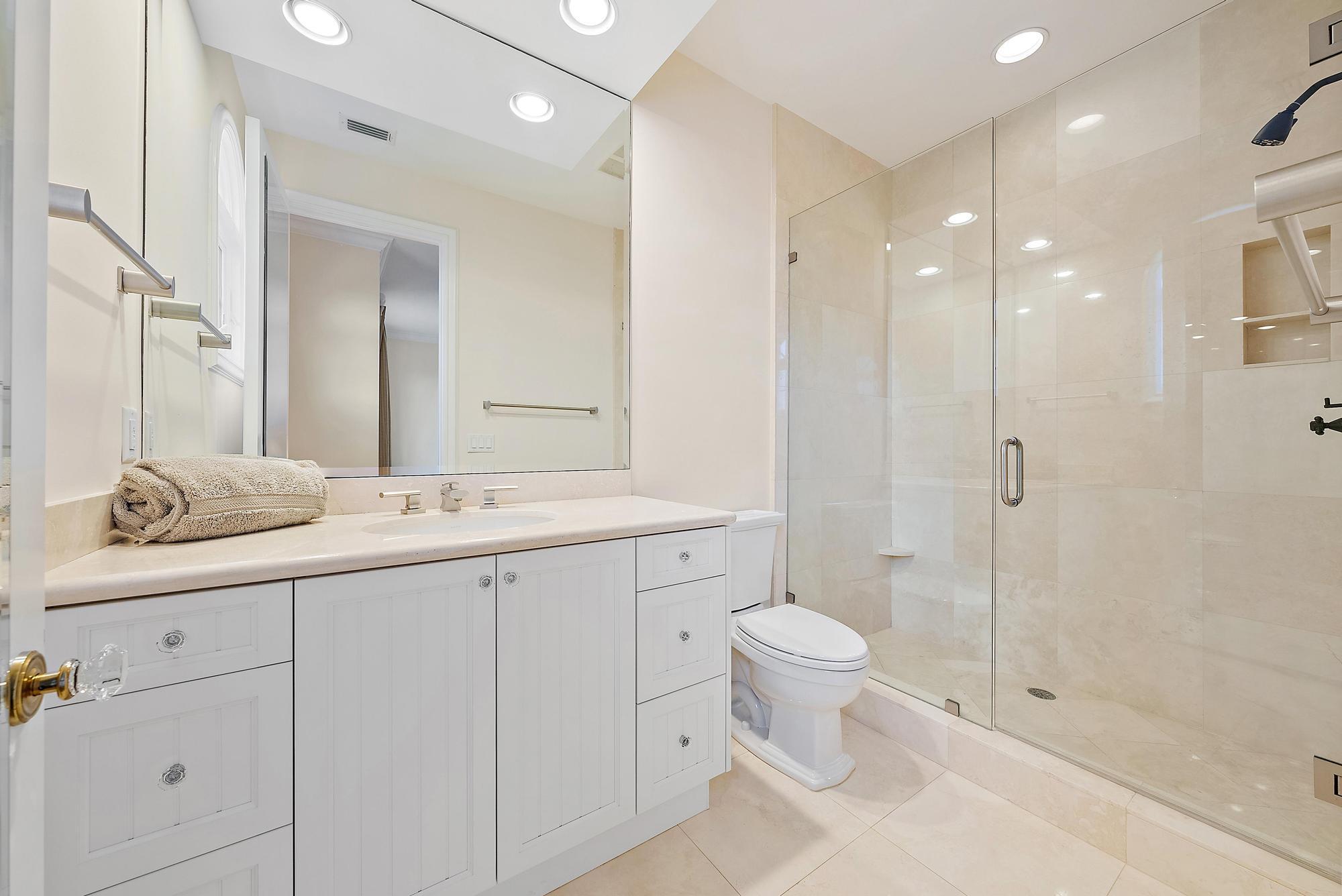 712 Ocean Dr Juno Beach, FL 33408