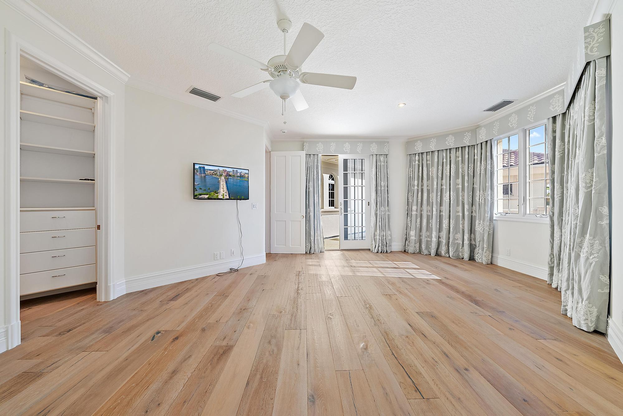 712 Ocean Dr Juno Beach, FL 33408