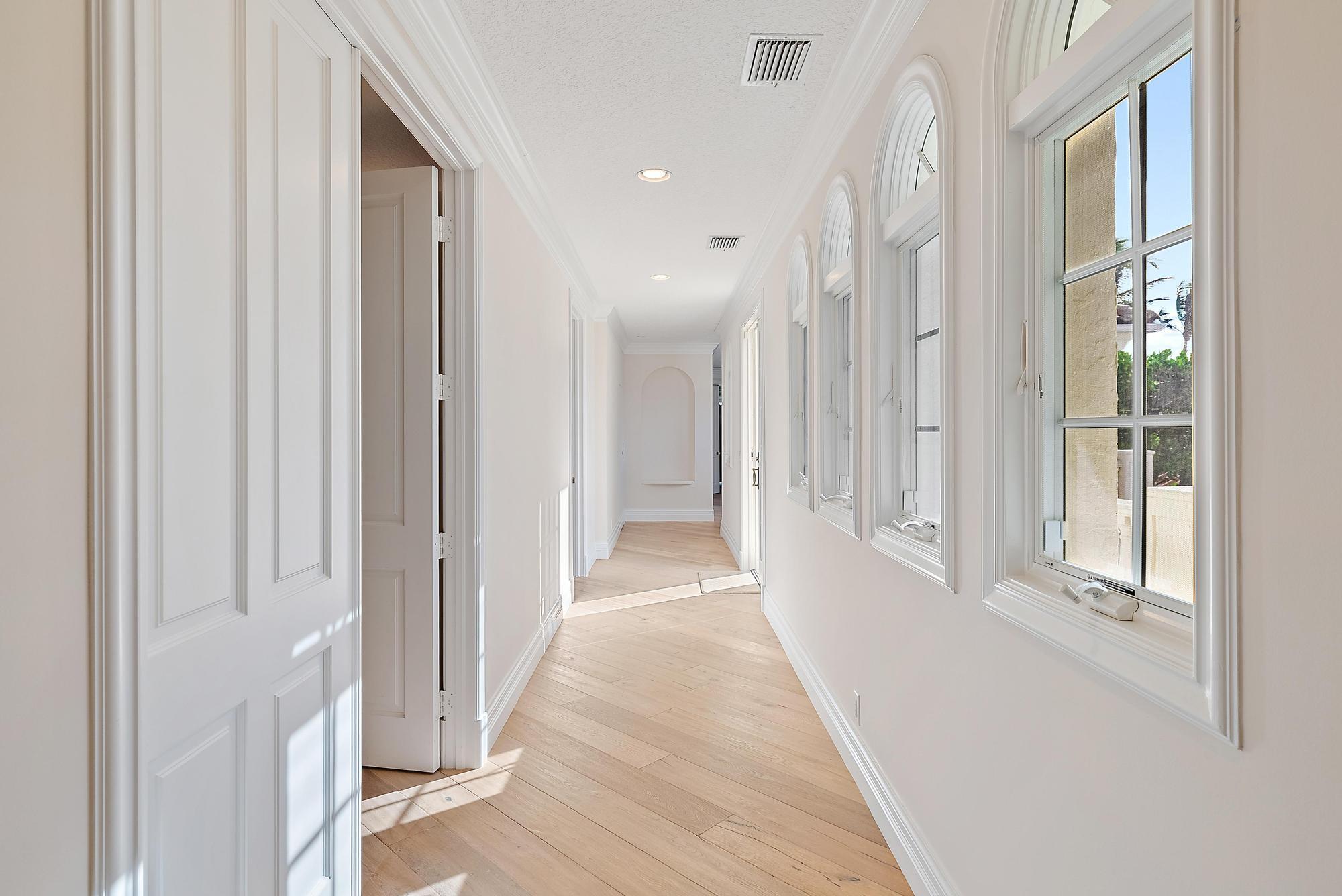 712 Ocean Dr Juno Beach, FL 33408