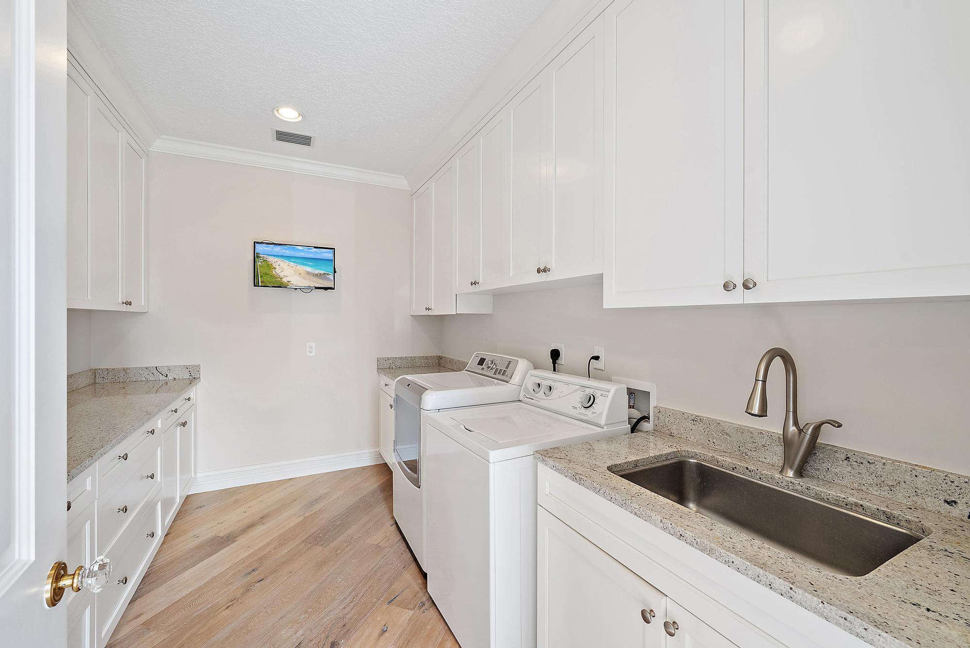 712 Ocean Dr Juno Beach, FL 33408