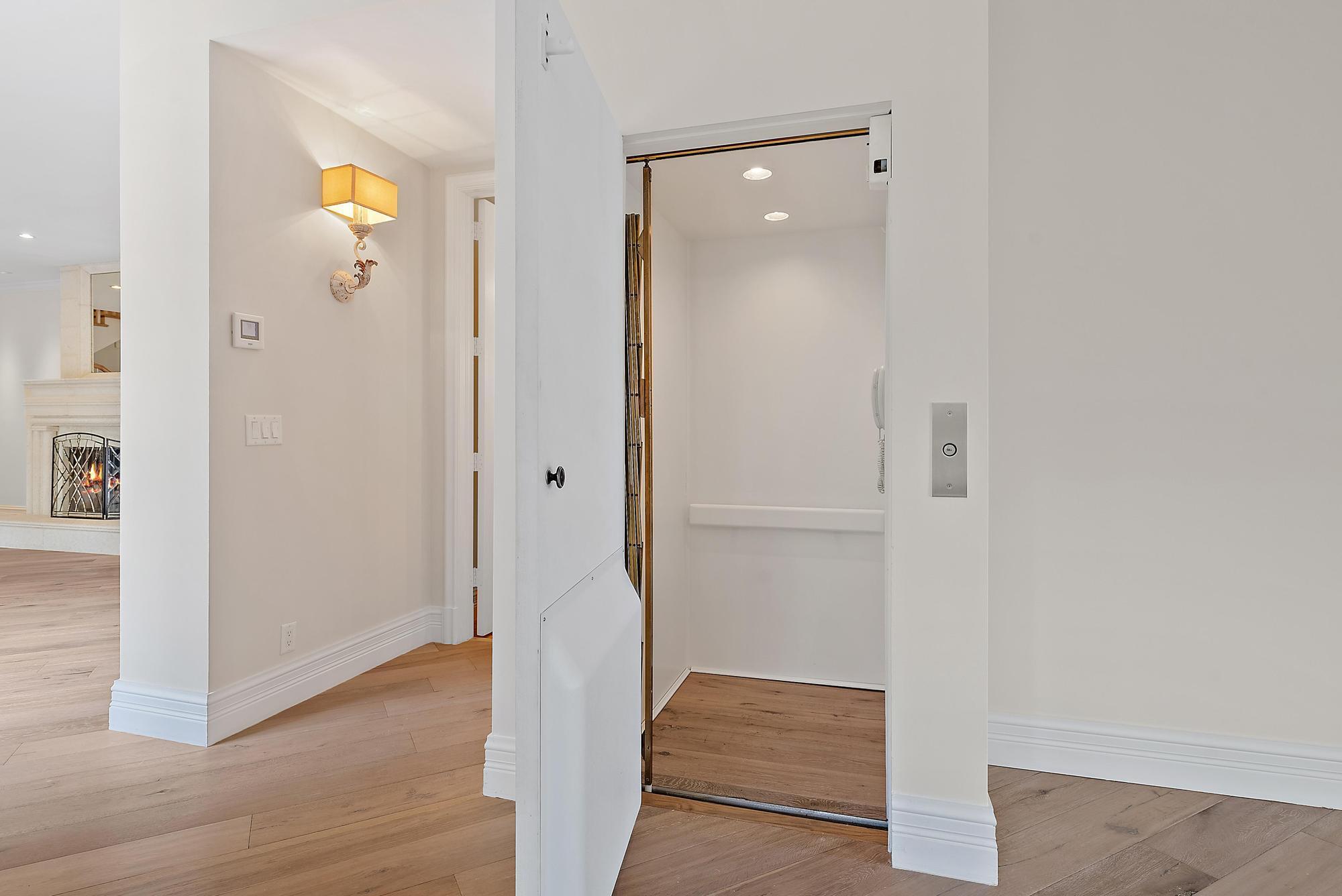 712 Ocean Dr Juno Beach, FL 33408