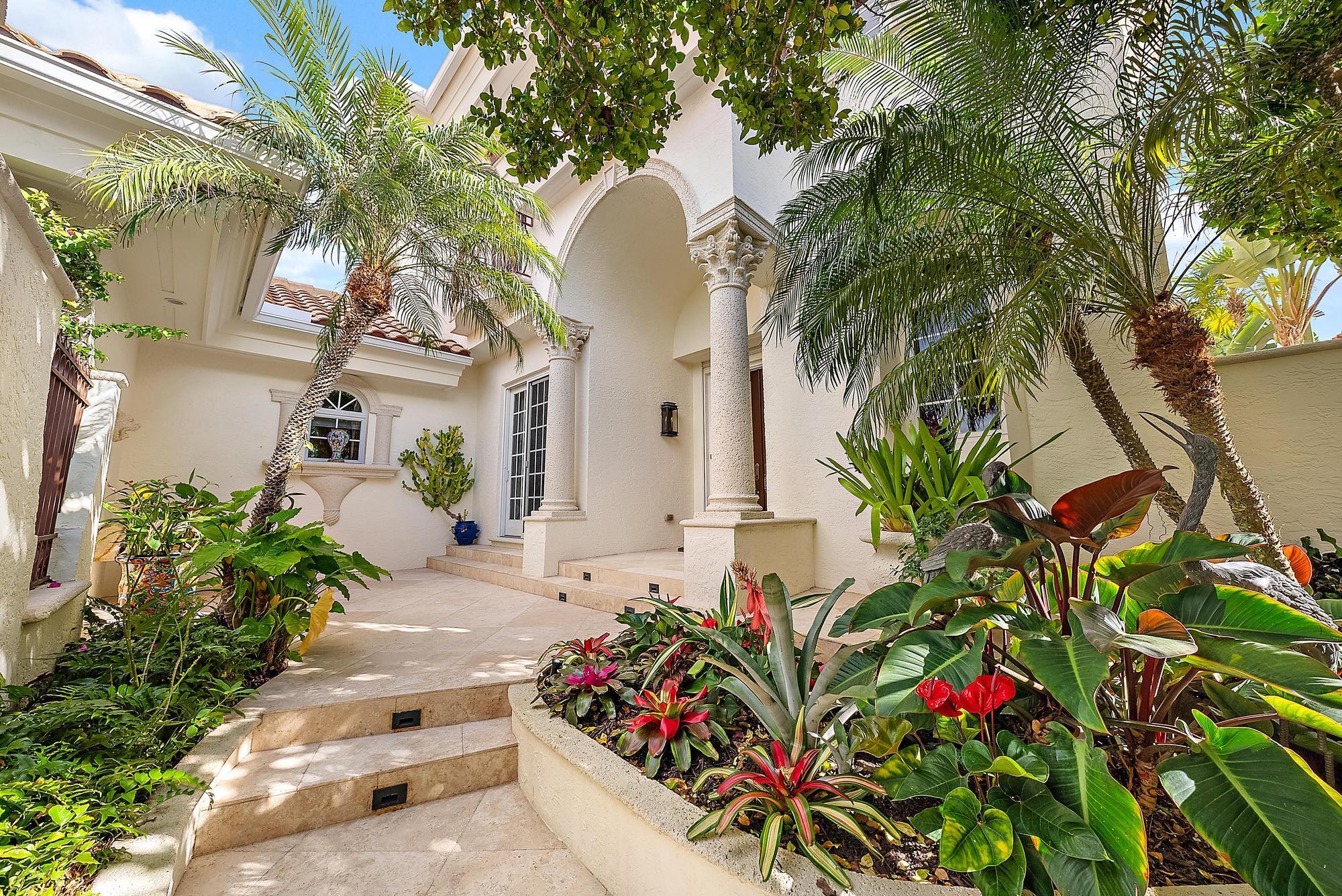 712 Ocean Dr Juno Beach, FL 33408