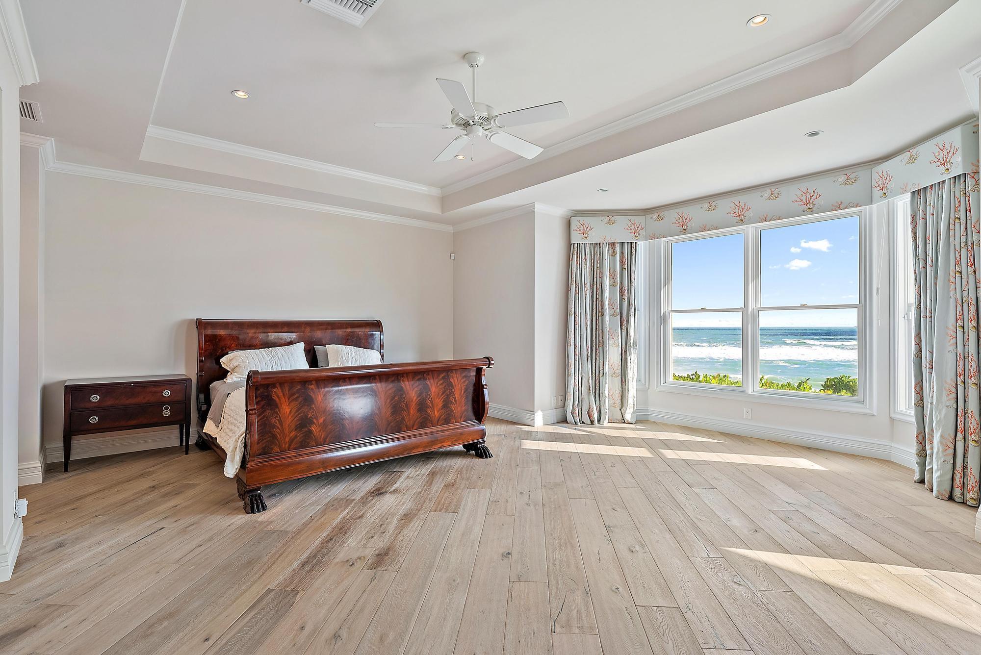 712 Ocean Dr Juno Beach, FL 33408