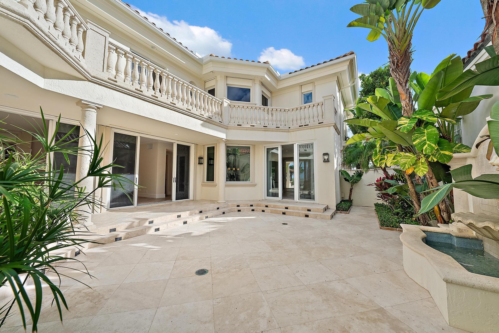 712 Ocean Dr Juno Beach, FL 33408